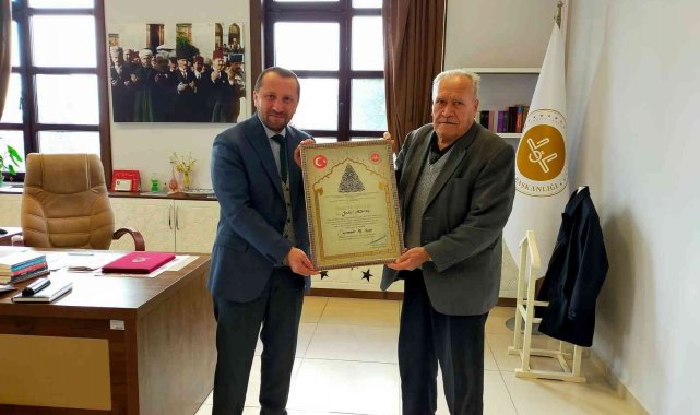 Simavlı hayırsevere Diyanet İşleri Başkanı Ali Erbaş&#039;tan takdir belgesi