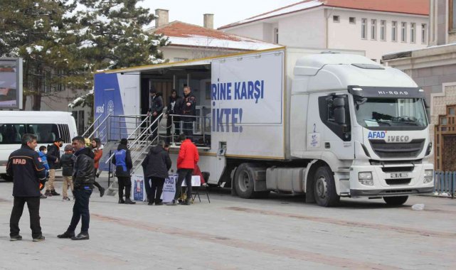 Simülasyon tırında gerçeği aratmayan 6.8 şiddetli deprem eğitimi