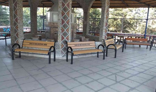 Sincan Belediyesi camilerdeki bankları yeniliyor