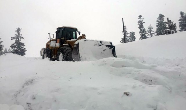 Sinop&#039;ta kar, 111 köy yolunu ulaşıma kapattı