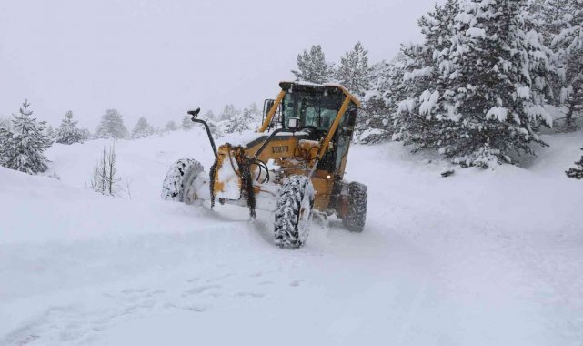 Sinop&#039;ta kar, 2 ilçe köylerini tamamen kapattı