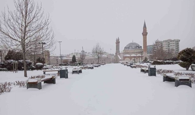 Sivas'ta 277 yerleşim yerinin yolu ulaşıma kapandı