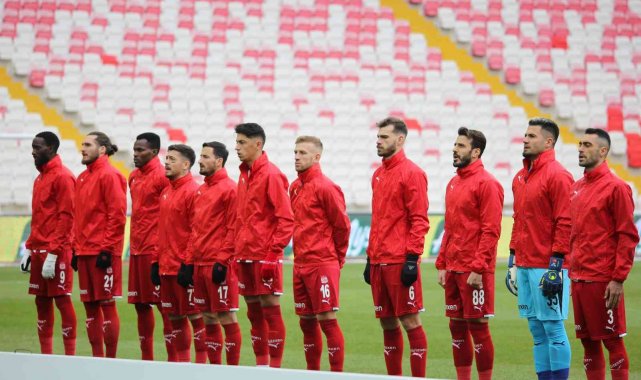Sivasspor'da zorlu Adana maçı öncesi 2 sakat futbolcu bulunuyor