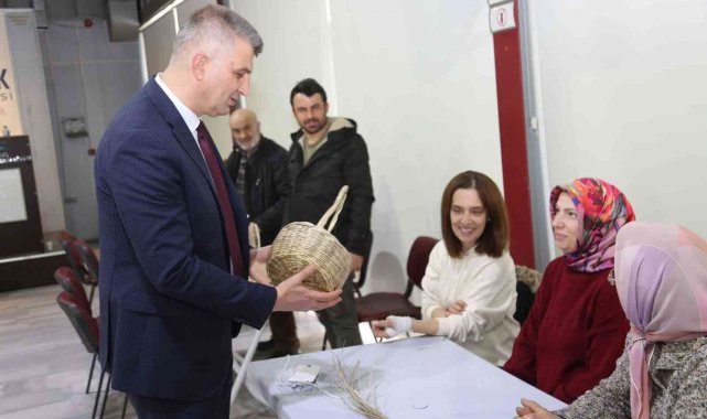 Söğüt dalıyla sepet yapımını öğrendiler