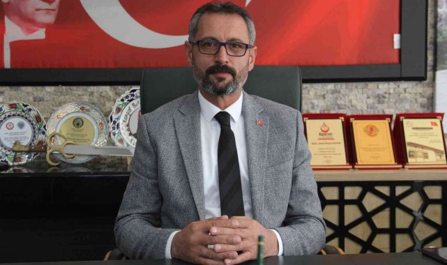 Söz verdiği gibi, gelir gider tablosunu seçmenle paylaştı