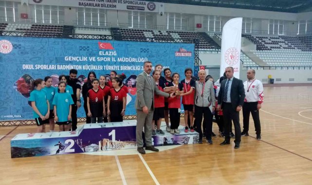 Spor salonu olmayan öğrencilerden Türkiye üçüncülüğü başarısı