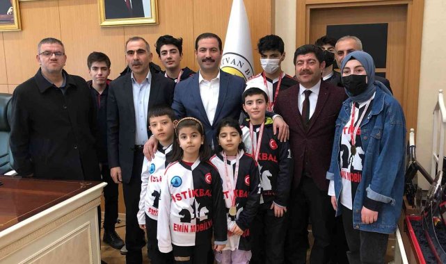 Sporcularından Tatvan Belediyesine ziyaret