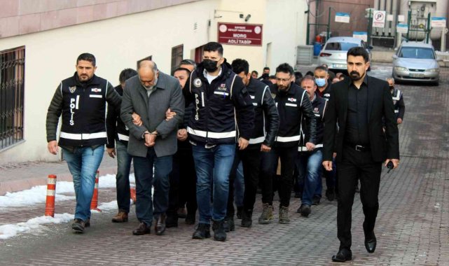 Suç örgütü operasyonunda 25 kişi adliyede