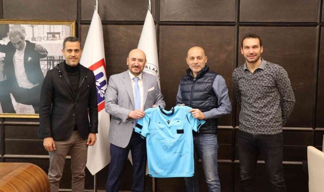 Süper Lig hakemlerinden AYTO çıkarması