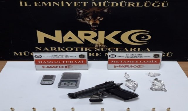 Şüpheli şahıstan uyuşturucu madde ve silah ele geçirildi