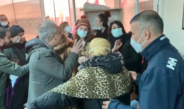 Tacizle suçlanan CHP ilçe başkanının toplantısında arbede