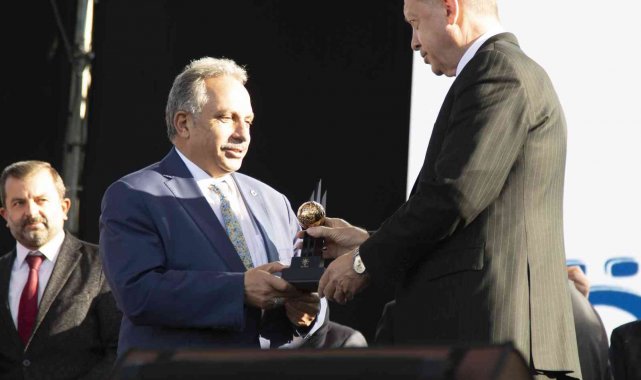 Talas Belediyesi'ne ödül yağmuru