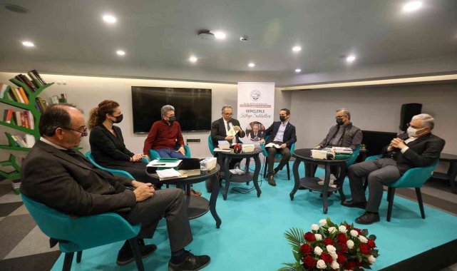 Talas'ta kitap sohbetleri 'geçmişten geleceğe' uzandı