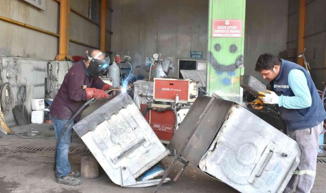 Tarsus Belediyesi, 2021 yılında 2 bin 150 çöp konteynerini geri kazandırdı