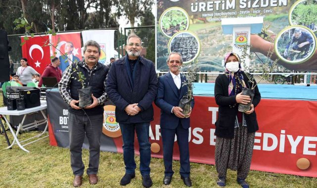 Tarsus Belediyesi, Bahar Şenliği&#039;nde binlerce fidan dağıttı