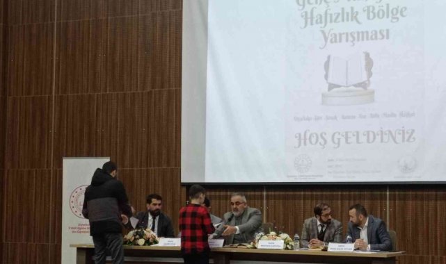 Tatvanlı öğrenci 'Genç Muhafızlar Hafızlık Yarışması'nda bölge ikincisi oldu