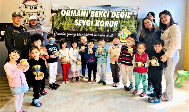 Tavşanlı'da minik yüreklere orman sevgisi aşılanıyor