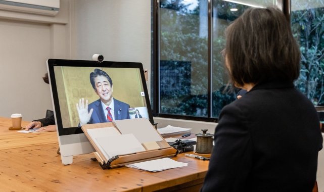 Tayvan Lideri Tsai Ing-wen, Japonya'nın eski Başbakanı Abe ile görüştü