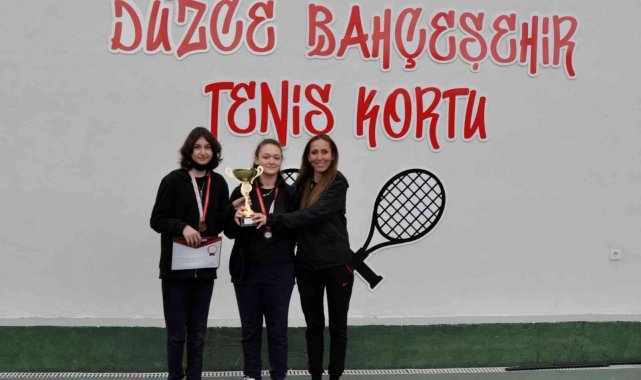 TED Düzce Koleji kızlarda birinci oldu