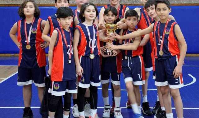 TED Düzce Koleji şampiyon