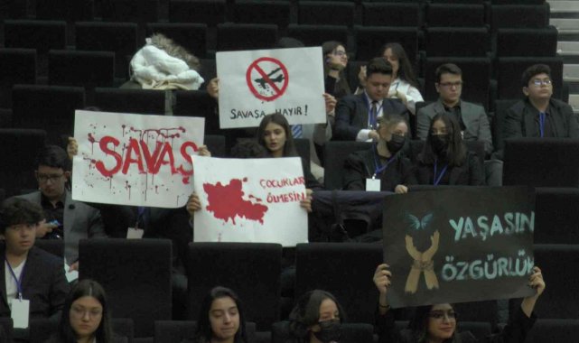 Tekden Öğrenci Meclisi'nden 'savaşa hayır' çağrısı