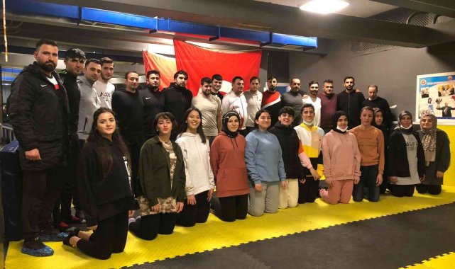 Tekvando hakemleri eğitimden geçti