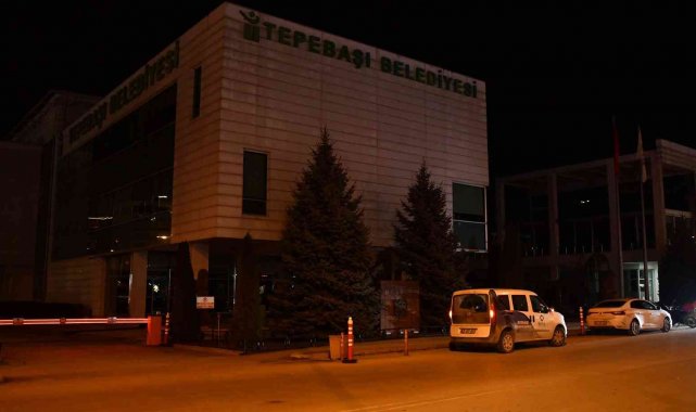 Tepebaşı&#039;nda iklim krizine dikkat çekmek için ışıklar kapatıldı