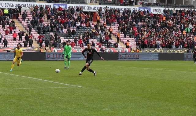 TFF 2. Lig: Eskişehirspor: 1 - Tarsus İdman Yurdu: 5