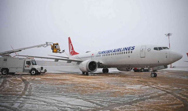 THY uçakları buzlanmaya karşı alkolle yıkanıyor