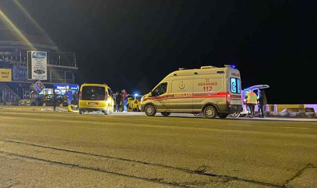 Ticari taksi otomobile çarptı