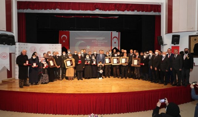 Tokat'ta 6 şehit ailesi ile 19 gaziye devlet övünç madalyası ve beratı verildi