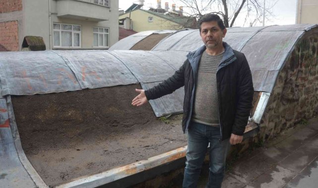 Tokat'ta 8 asırlık tarihi türbenin kurşun çatı levhaları çalındı