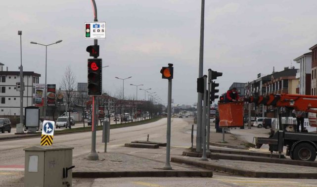 Trafik ışıklarında o sloganı gören şaşırıp kalıyor