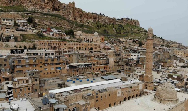 Turistler kış mevsimine aldırış etmeden Mardin'e akın ediyor
