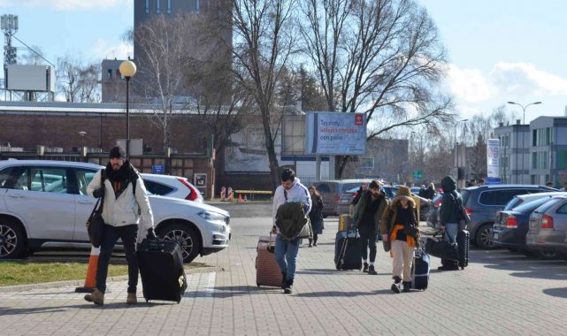 Türk vatandaşları 48 saatten fazla Ukrayna-Polonya sınırında mahsur kaldı