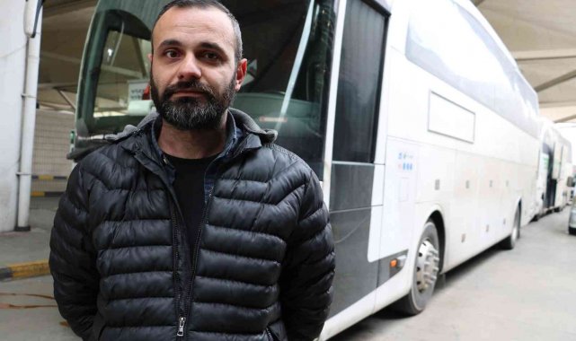 Türk vatandaşlarının tahliyesi için Ukrayna'ya giden onlarca otobüs dönüş yolunda