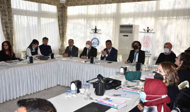 Türkçe öğretmenleri 3 gün boyunca öğrencileri için özel eğitim alacaklar