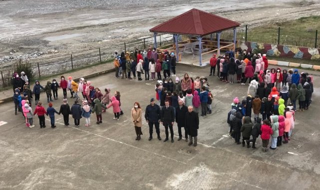 Türkeli'de "Deprem Anı ve Tahliye Tatbikatı"