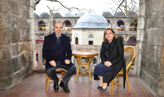 Türkiye Belediyeler Birliği Başkanı Şahin'den tarihi dönüşüme övgü