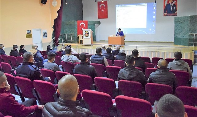 Tutuklu ve hükümlülere Çanakkale kahramanları anlatıldı