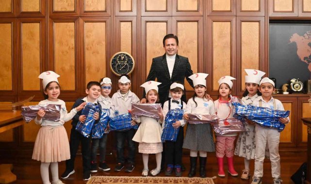 Tuzlalı miniklerden Başkan Yazıcı'ya Tıp Bayramı sürprizi