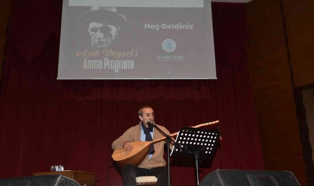 Tuzlalı sanatseverler Aşık Veysel türkülerini hep birlikte söyledi