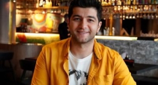 Ukrayna'dan ayrılırken sevgilisini bıraktı, köpeğini eve kilitledi. Tercihi Gündem Oldu