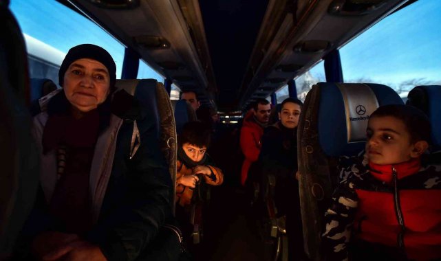 Ukrayna'dan tahliye edilen bir grup Ahıska Türkü, Erzincan'a ulaştı