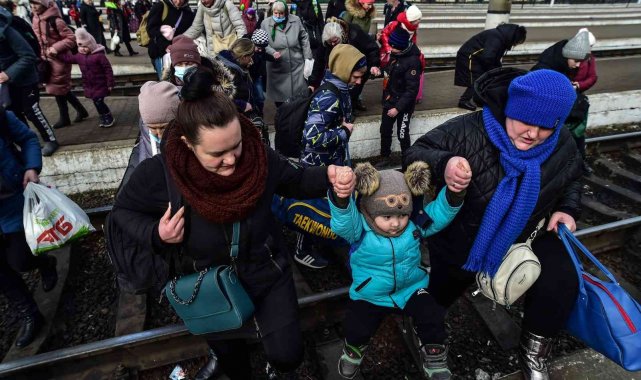 Ukraynalı kadınlar Dünya Kadınlar Günü'nü göç yolunda geçiriyor