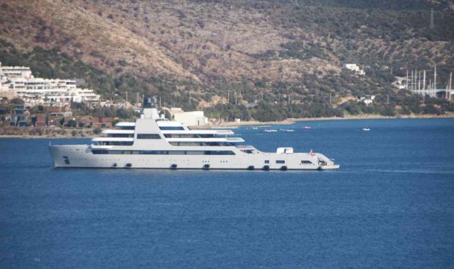 Ukraynalı yelkencilerden "My Solaris" protestosu