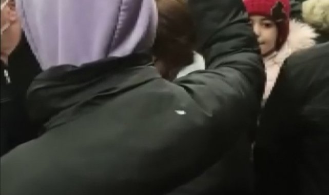 Ümraniye'de yolda kalan otobüsün içinde zıpladılar