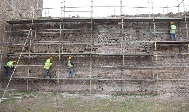 UNESCO listesindeki Diyarbakır Surlarının 5&#039;inci etap restorasyon çalışmaları başladı