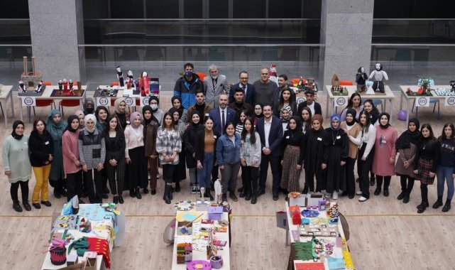 Üniversite öğrencilerinden yöresel oyuncak sergisi