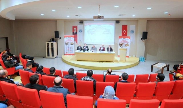 Üniversitede "Türkiye'de Aile Değerlerinin Bugünü ve Geleceği Paneli" gerçekleştirildi